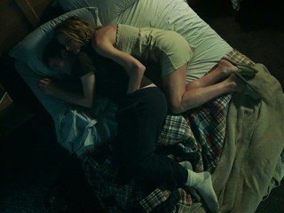 Чтобы успокоить расстроенного сына, мать подрочила ему