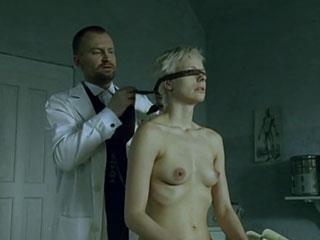 Доктор который любит трахать душевнобольных пациенток