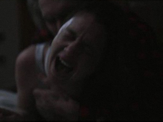 Папа насилует дочь и кончает ей внутрь