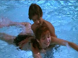 Сын хозяина всячески зажимает и лапает служанку